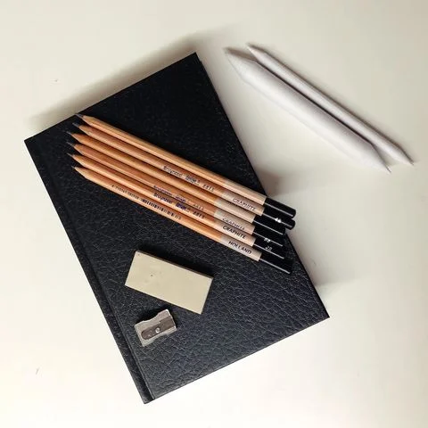 Wooden Sketchbook Covers with Elastic Closures for Protecting ArtworkArt Kit - Drawing Starter