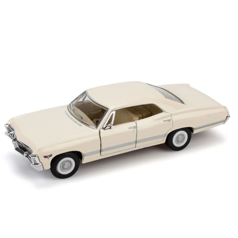 1:18 Scale Die - Cast Model of a 1969 Chevrolet Camaro SS with Opening Doors and HoodMagni Chevrolet Impala (1967) - White