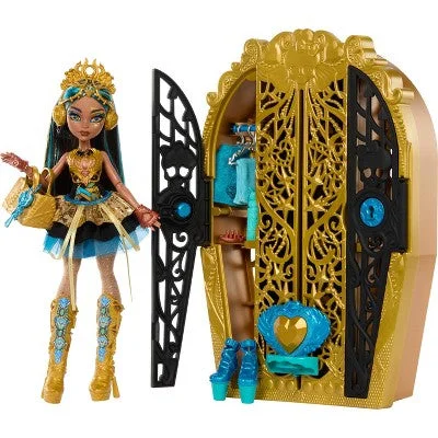 DC Comics Batman Action Figure in Classic Batsuit with Detachable Utility BeltMonster High Skulltimate Secrets Cleo De Nile Doll