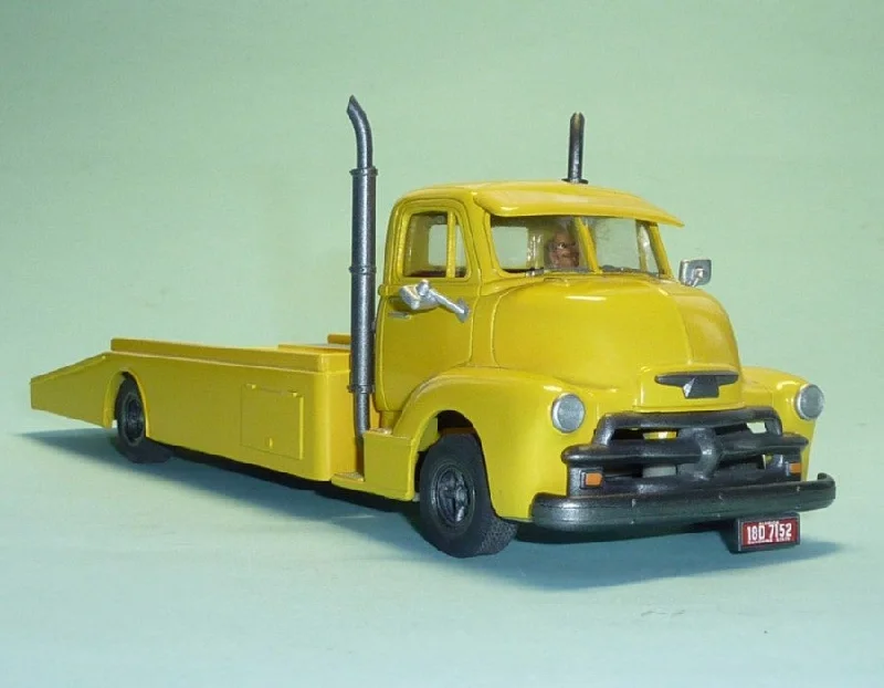 Hand - Painted Solid Wood Animal Models Toys for Nature - Loving Children1954 Chevrolet COE Car Transporter (TRU-401)