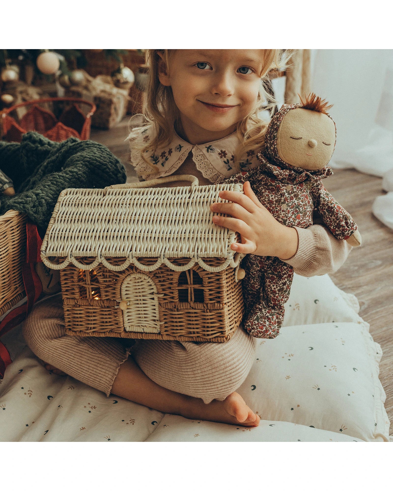 Plus - Sized Soft - Body Cloth Dolls for Toddlers with a Set of Colorful Clothing AccessoriesRattan Gingerbread Casa Clutch